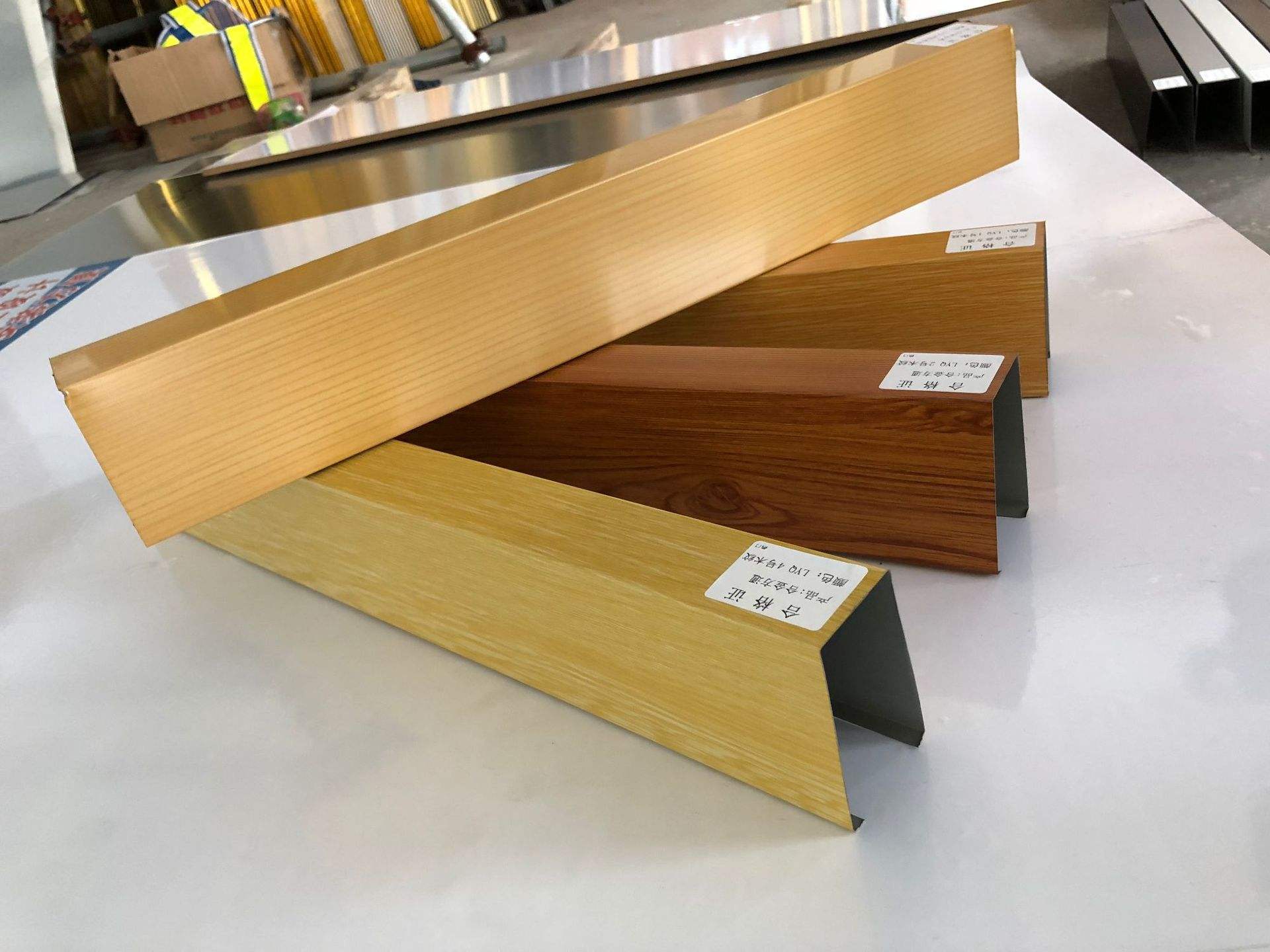 铝方通吊顶图片1