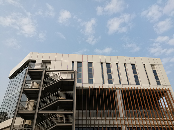 铝单板幕墙近观