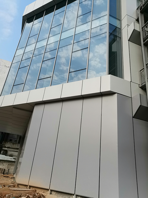 铝单板与玻璃幕墙图