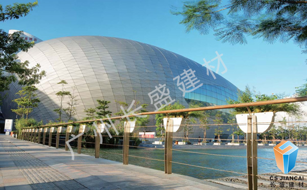 双曲氟碳铝单板深圳保利剧院应用效果图