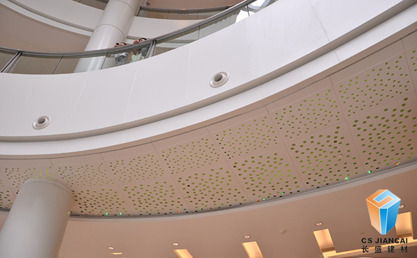 冲孔氟碳铝单板通道走廊应用效果